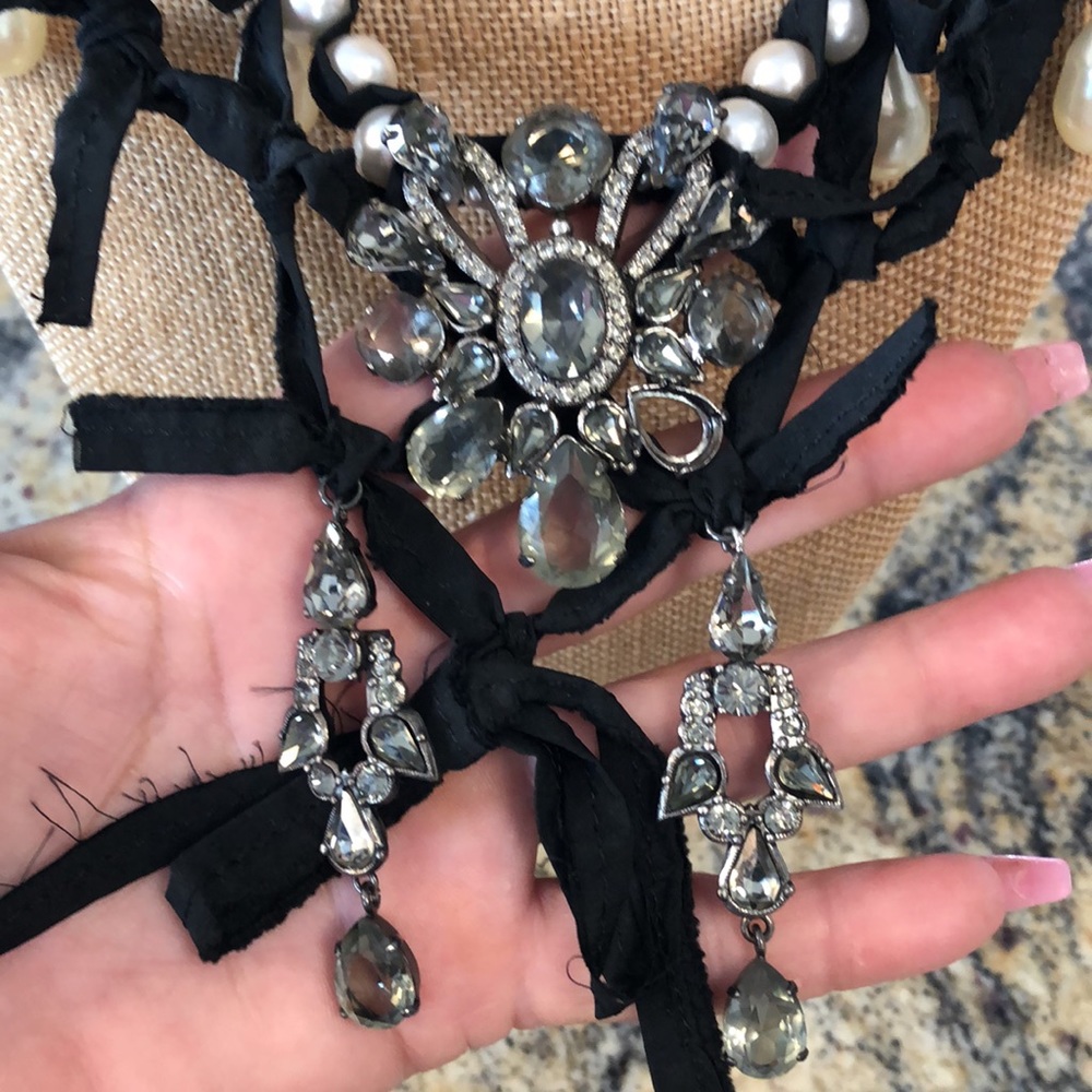 Lanvin Paris large Pearl Crystal ribbon necklace - Picture 9 of 16